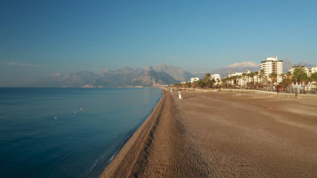Antalya rekor kırdı: Bir günde 104 bin 359 yabancı ziyaretçi! 3